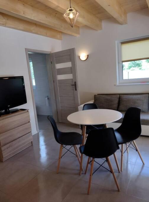 Apartamenty - Domek Bobrowe Zacisze 3 جانوفيتشي فيلكيه المظهر الخارجي الصورة